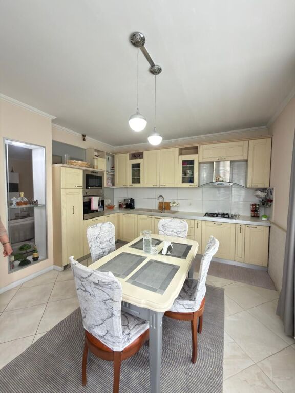 🏡 Apartament 2+1+2+Parkim për Shitje – Liqeni i Thatë, Tiranë