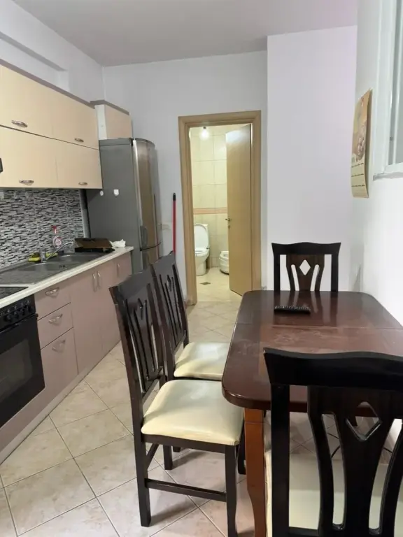 Apartament me qera Tirane 1+1 (55 m²) Komuna e Parisit