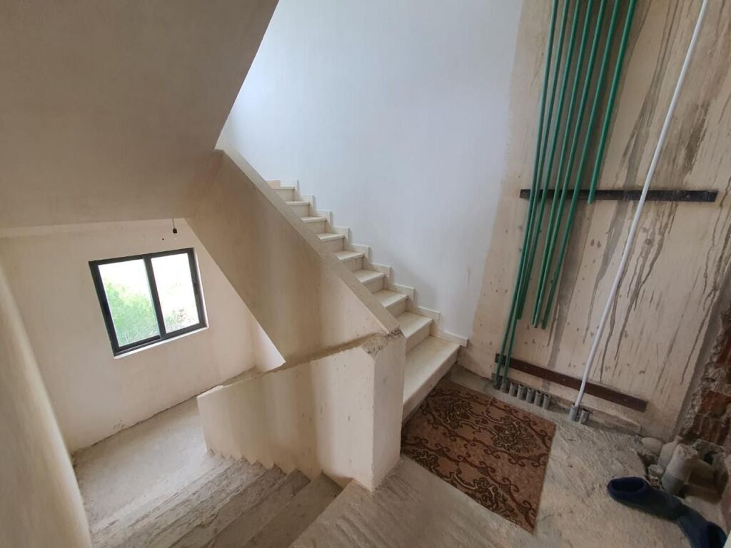 Në Sarandë përballë Marinës SHITET ndërtesë banimi 4 kate