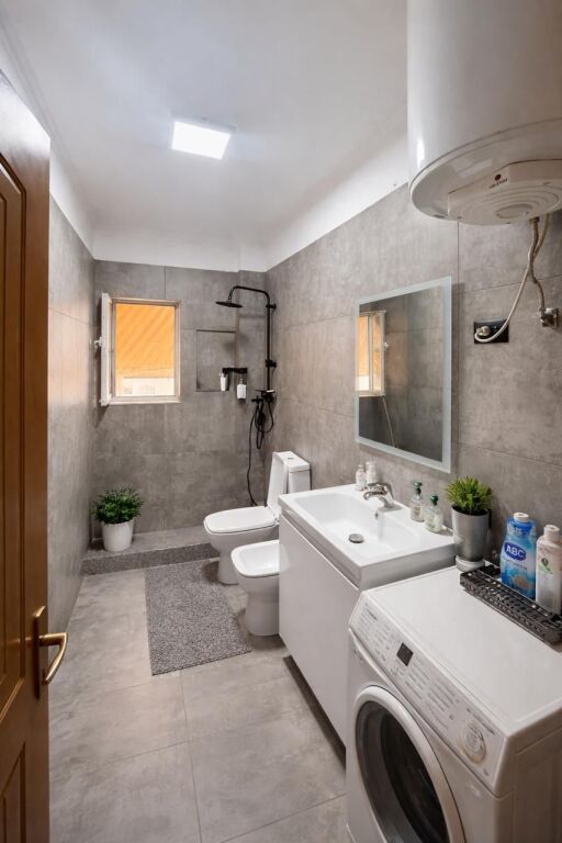 JEPET ME QIRA – Apartament 1+1 tek rruga e Dibrës
