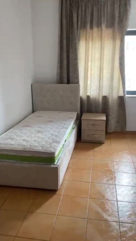 Jepet me qera Apartamenti 2+1 , rruga Shqefqet Masarai ( 21 Dhjetori) 550 mije leke