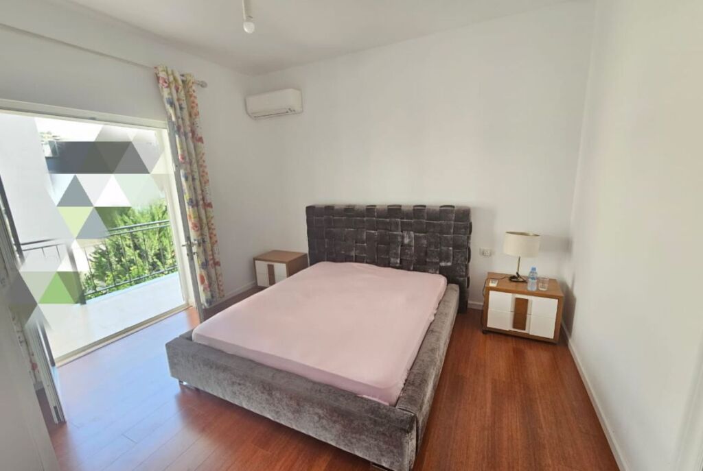 Villa su 3 Piani in Affitto presso il Lago Secco (ID BV22459) Tirana