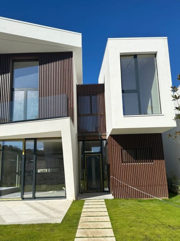 🏡 Shitet vilë 3 Kateshe afër TEG-ut
