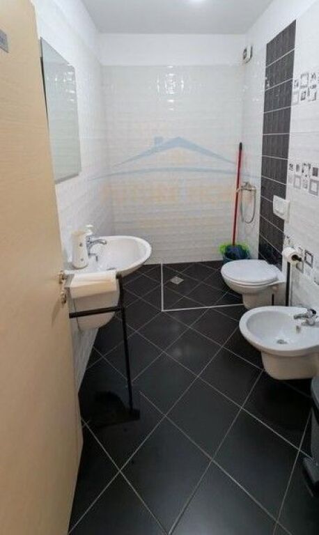 Qira , Ambient per zyra , Zogu i Zi , Tirane