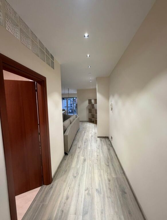 JEPET ME QERA APARTAMENT 3+1+2 - PRANE QENDRES, TIRANE
