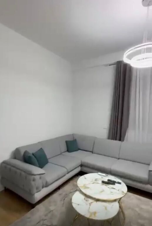 Shitet, Apartament 1+1,Shkolla Kuqe,Tirane