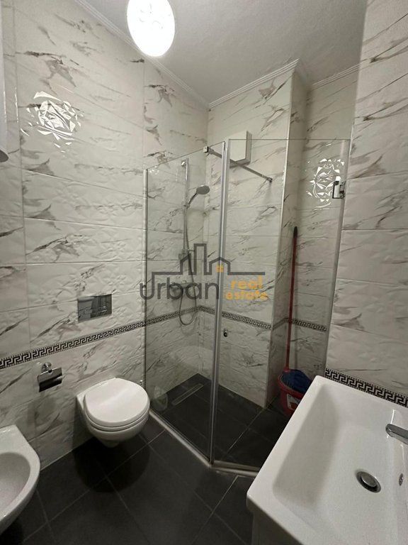 Qera, Apartament 1+1, Rruga Frosina Plaku, Tiranë - 50.000 lekë | 65 m²