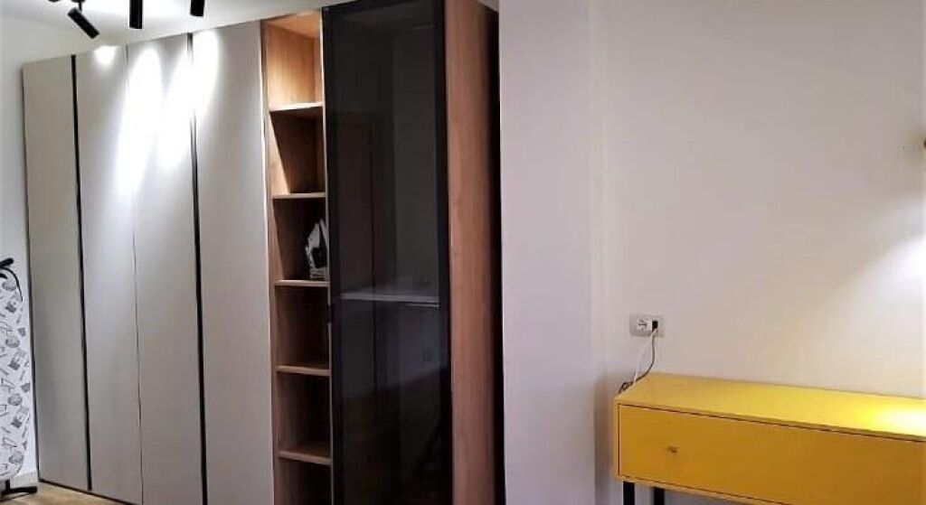 Apartament 1+1 me qira tek Shallvaret