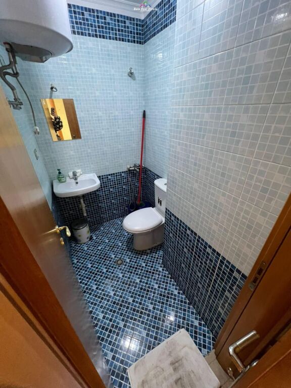 Zyre me qera tek Zogu i Zi (ID BZ2156) Tirane