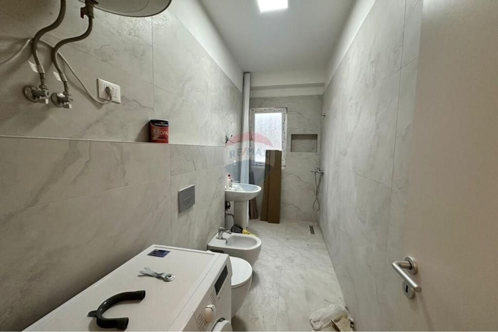 Apartament luksoz 1+1 me qira, Aura