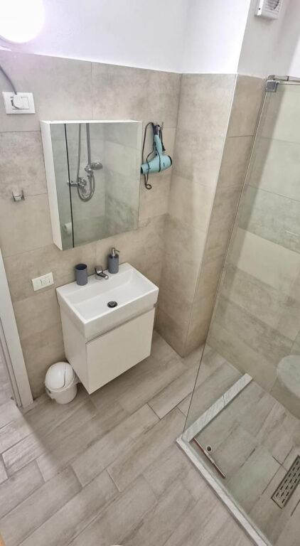 🏠 SHITET GARSONIERE me Ballkon Plazh , DURRËS – LAGJA 13
