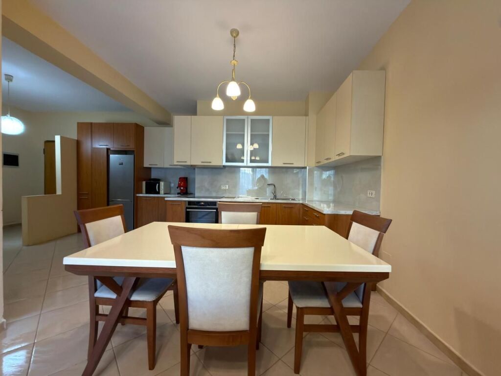 Qera Apartament 2+1+2, Zogu Zi