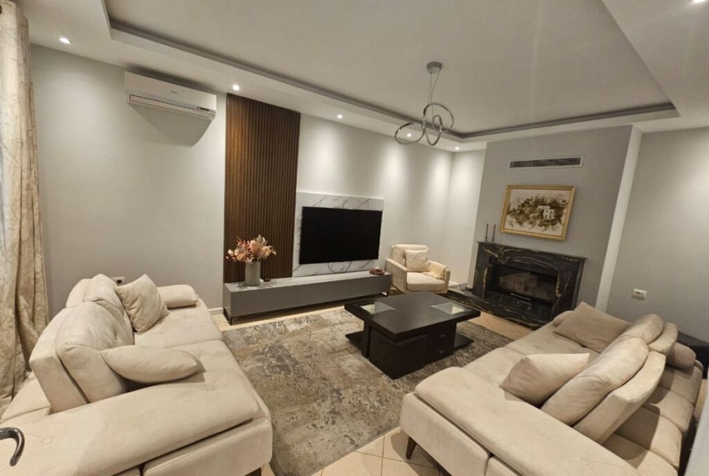 Villa su 3 Piani in Affitto presso il Lago Secco (ID BV22459) Tirana