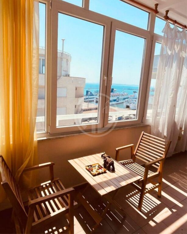 Apartament me qera