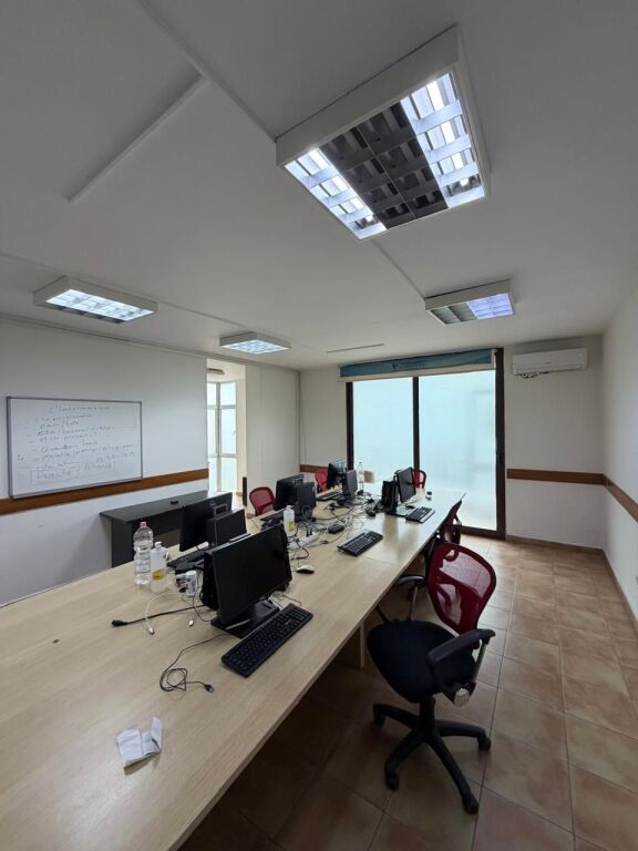🏢 JEPET ME QIRA AMBIENT  Zona: Ish Ekspozita, Tiranë