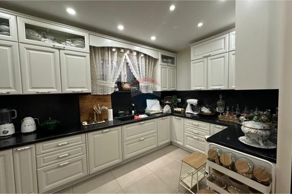 Super 3+1 apartment for sale at Kika Complex 1, Paris Commune!