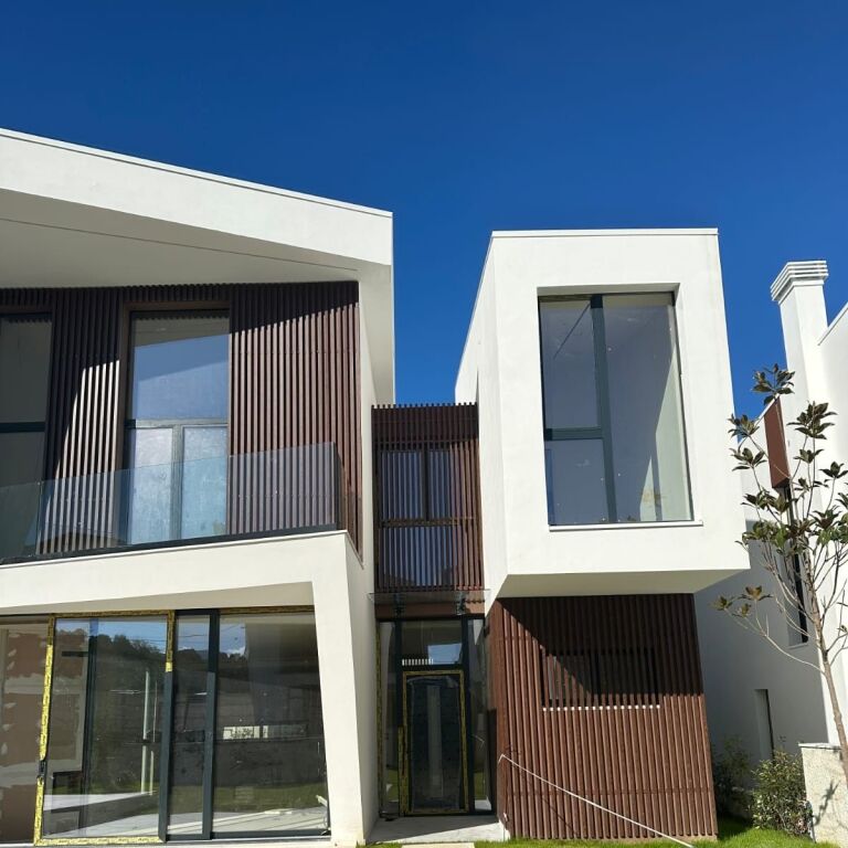 🏡✨ 3-Storey Villa for Sale near TEG ✨🏡