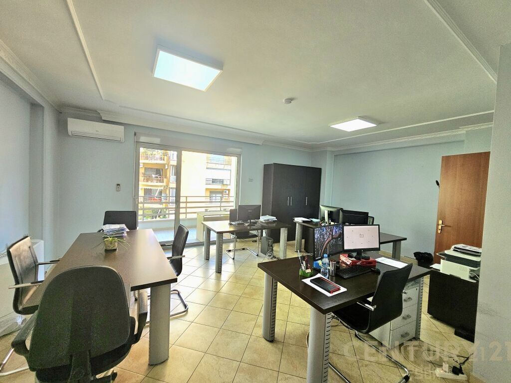 OFFICE SPACE FOR RENT NEAR THE UNIVERSITY BOOK!