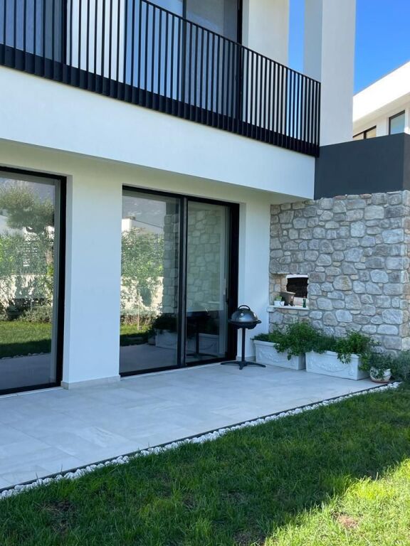 🏡 Individual Villa for Sale – Lake of Farka