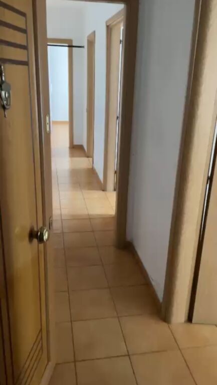 Jepet me qera Apartamenti 2+1 , rruga Shqefqet Masarai ( 21 Dhjetori) 550 mije leke