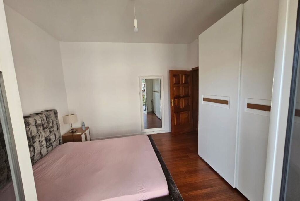 Villa su 3 Piani in Affitto presso il Lago Secco (ID BV22459) Tirana
