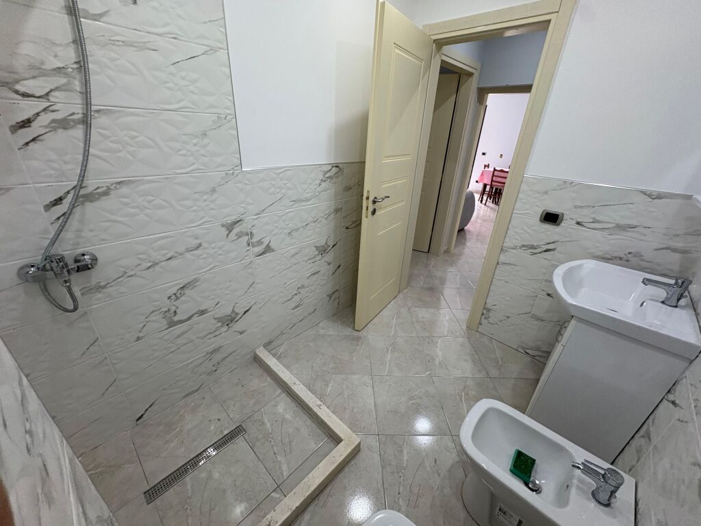 🏡 Apartment 2+1 for rent in Vlore, near Xhyheri school ✨