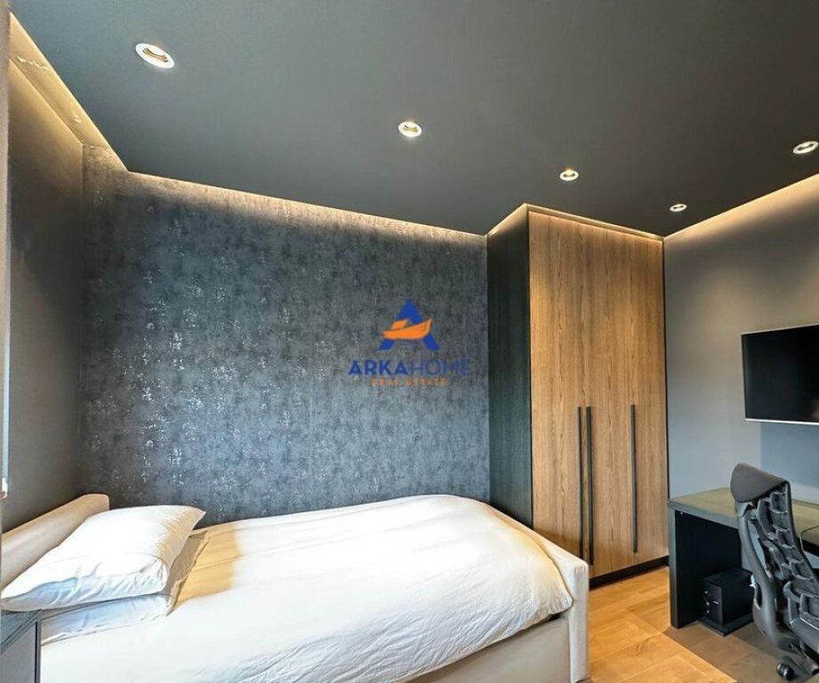 IN VENDITA APPARTAMENTO 3+1+BALCONE+POSTO AUTO " KOMUNA E PARISIT " 365.000 EURO (+30.000 EURO POSTO AUTO)
