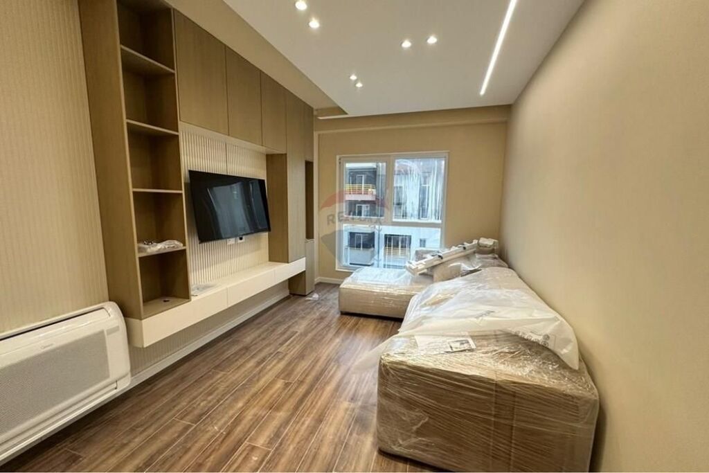 Apartament luksoz 1+1 me qira, Aura