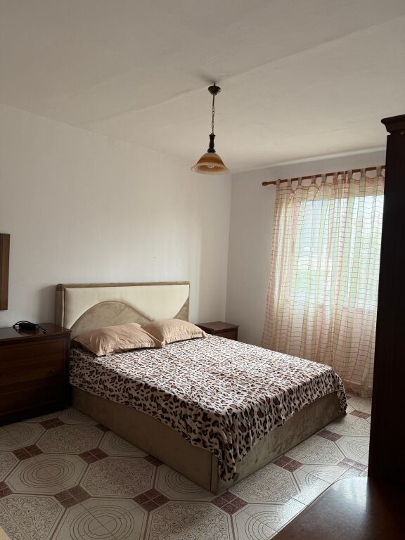 Ali Demi, jept me qera apartament 1+1 prane shkolles Ali Demi