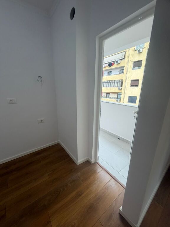 Shitet Apartament 1+1 📍Porcelan mbrapa Europianit
