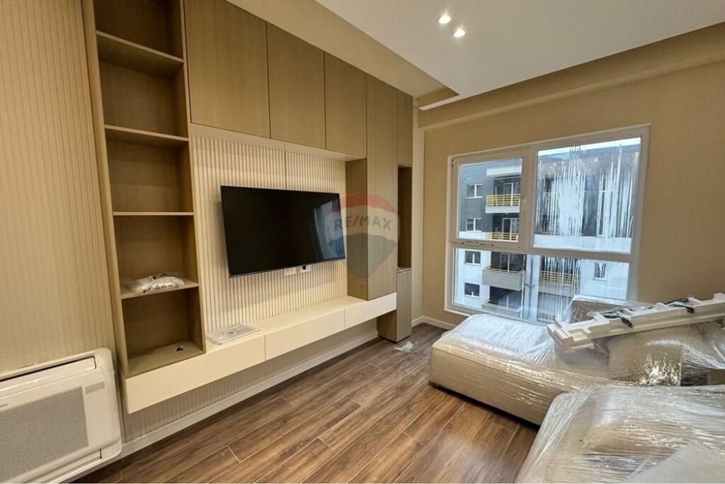 Apartament luksoz 1+1 me qira, Aura