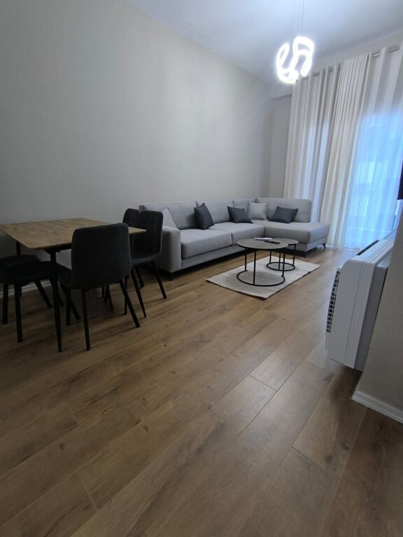 🏡 APARTAMENT 1+1 ME QIRA – KOMPLEKSI AURA, LAPRAKË