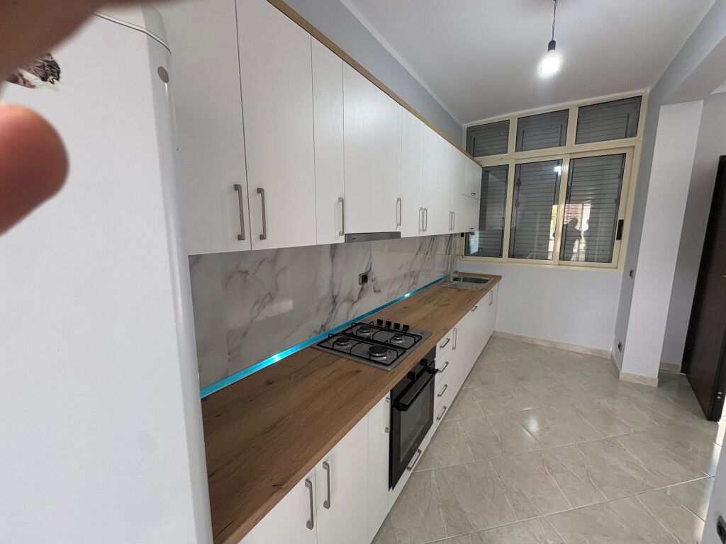 🏡 Apartment 2+1 for rent in Vlore, near Xhyheri school ✨