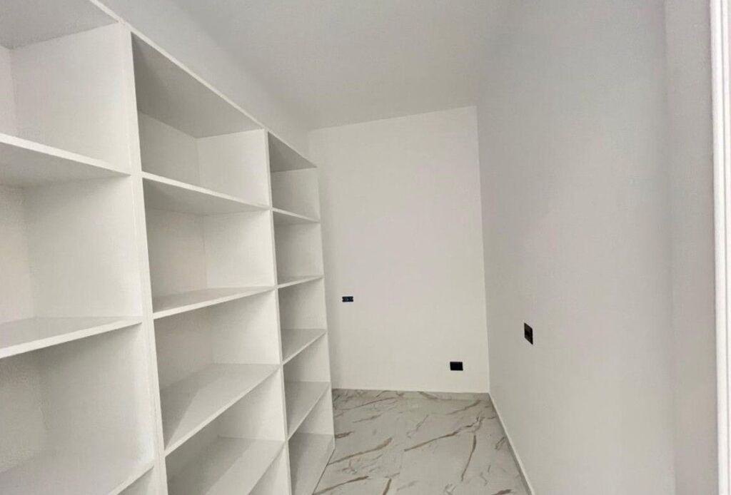 🏡 Vilë për Shitje – Elegancë, Hapësirë dhe Privatësi