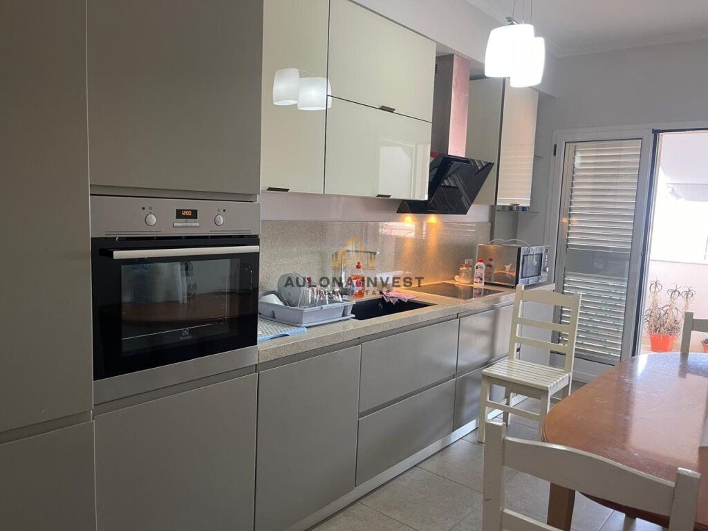 SHITET APARTAMENT 3+1+2 ALBANO DHE ROMINA,VLORE