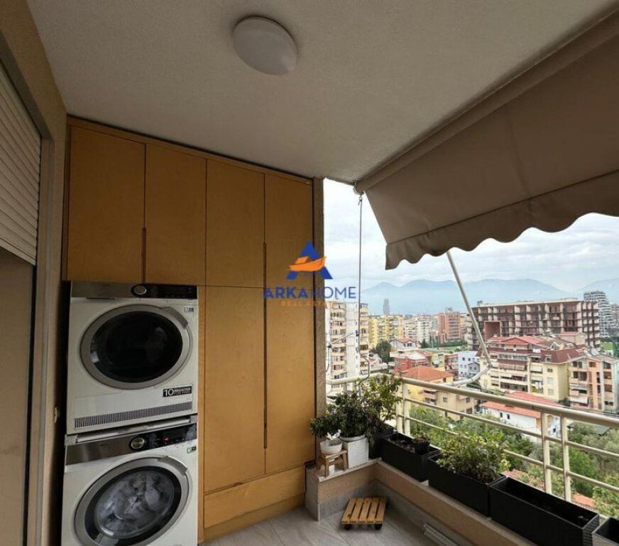 IN VENDITA APPARTAMENTO 3+1+BALCONE+POSTO AUTO " KOMUNA E PARISIT " 365.000 EURO (+30.000 EURO POSTO AUTO)
