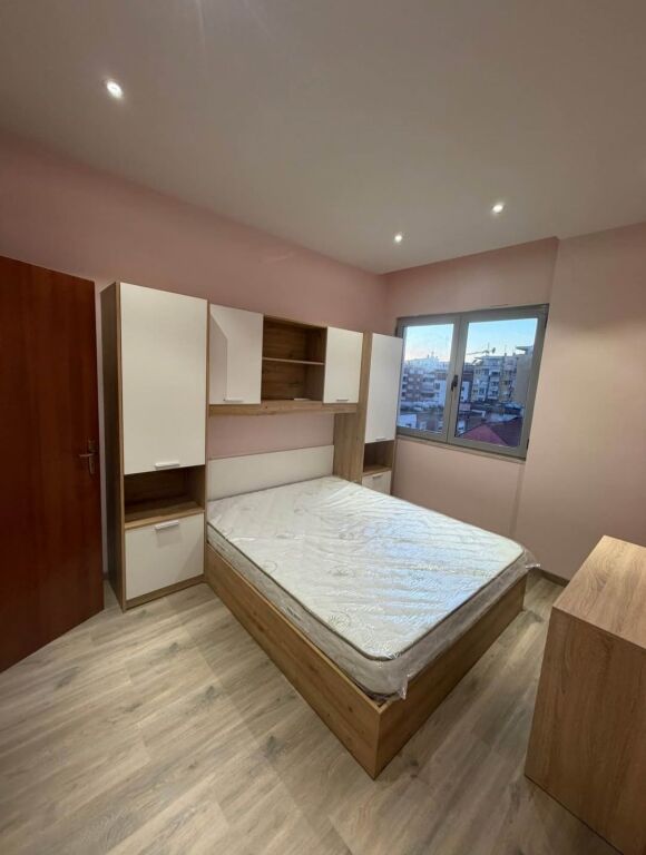 JEPET ME QERA APARTAMENT 3+1+2 - PRANE QENDRES, TIRANE