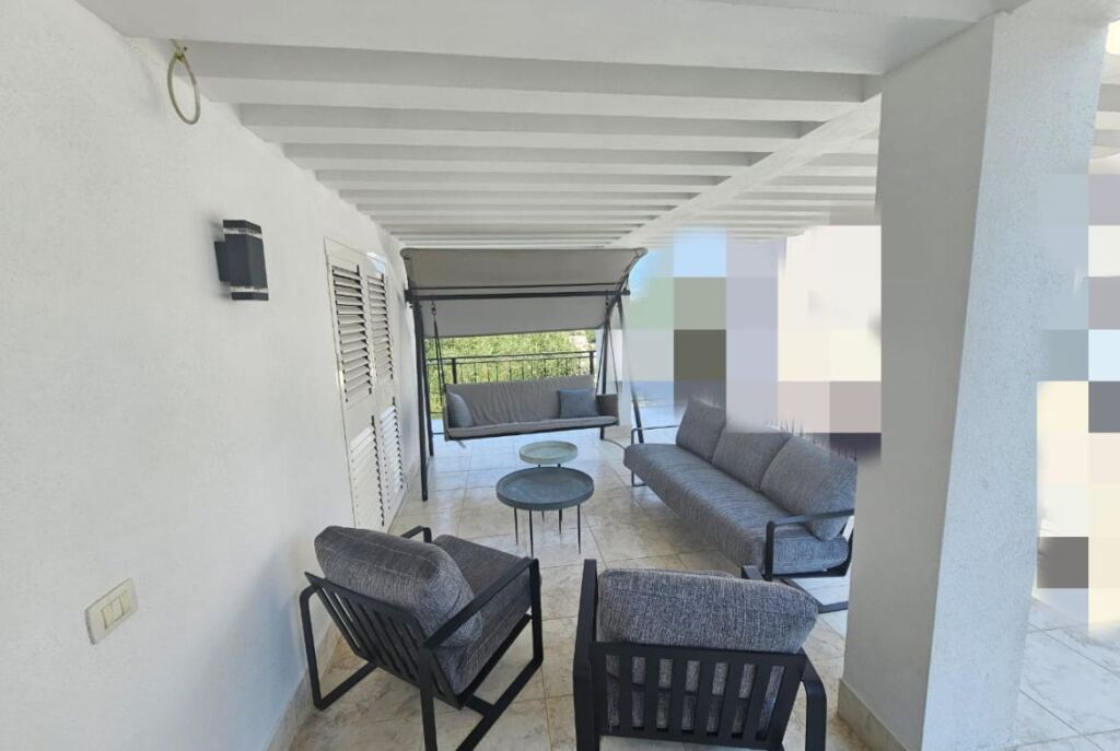 Villa su 3 Piani in Affitto presso il Lago Secco (ID BV22459) Tirana