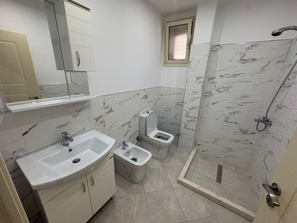 🏡 Apartment 2+1 for rent in Vlore, near Xhyheri school ✨