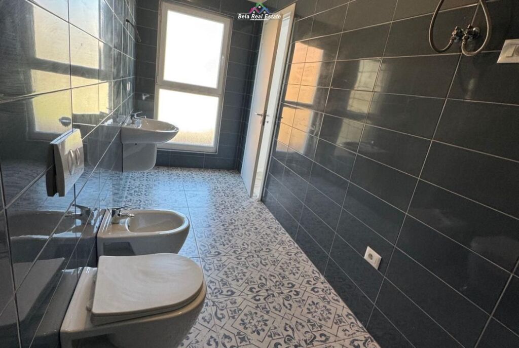 Zyre Me Qera 1+1 Tek Dritan Hoxha (ID BZ2945) Tirane.