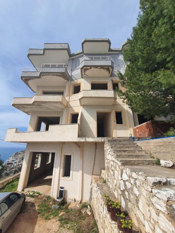 Në Sarandë përballë Marinës SHITET ndërtesë banimi 4 kate