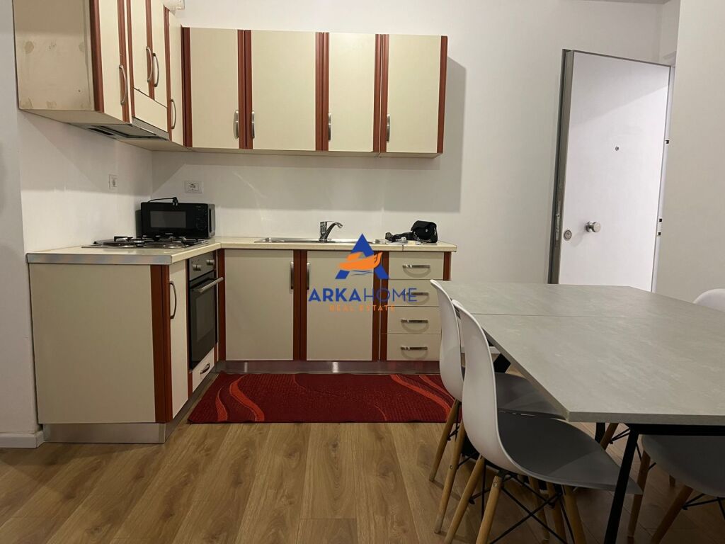 AFFITTASI APPARTAMENTO 1+1 PRESSO OXA 40.000 LEKE