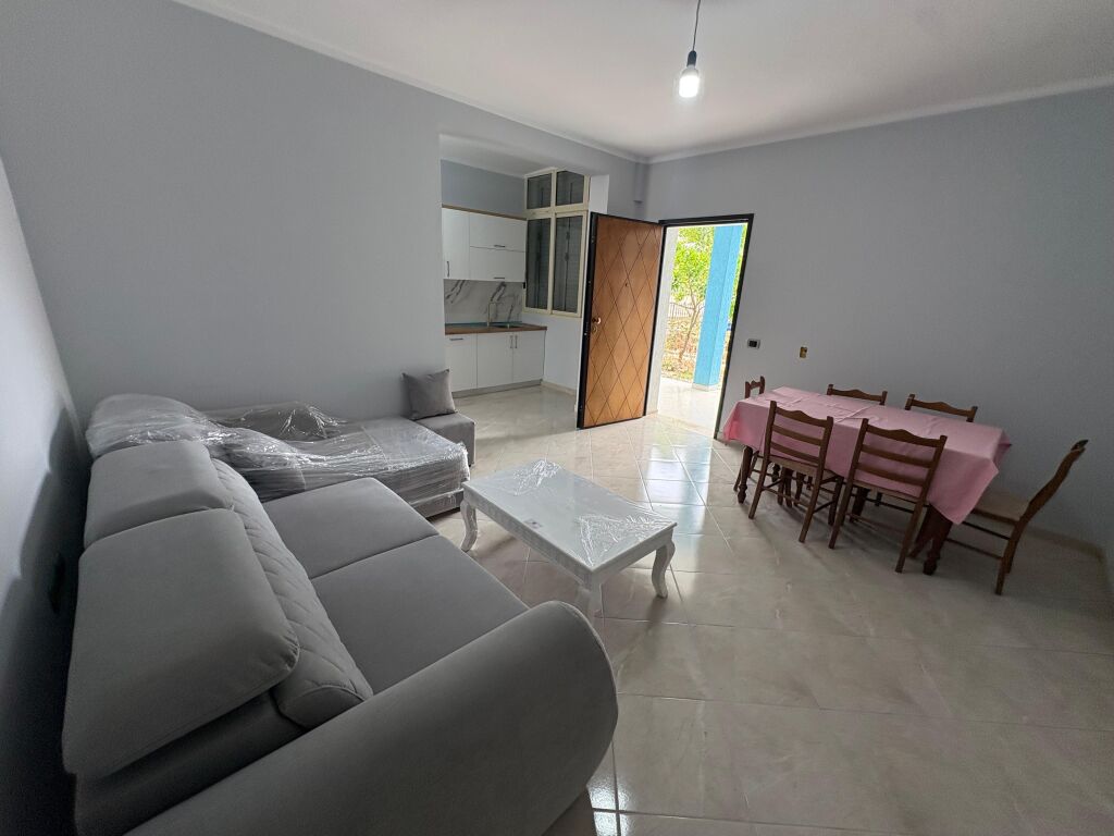 🏡 Apartment 2+1 for rent in Vlore, near Xhyheri school ✨