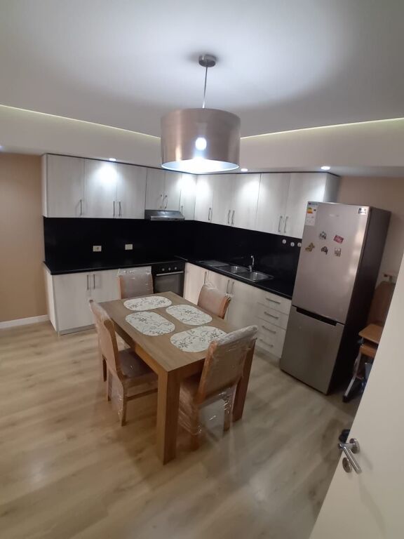 Apartament 1+1 me qera tek Myslym Shyri