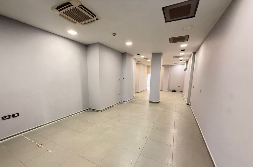 Sale | Ambjent Biznesi | Rruga e Kavajës | 590000 €