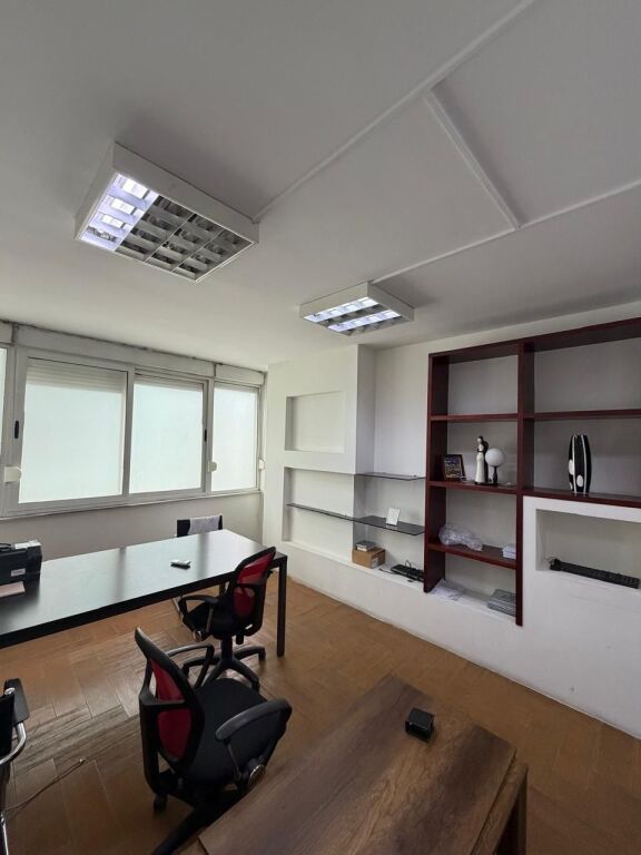 🏢 JEPET ME QIRA AMBIENT  Zona: Ish Ekspozita, Tiranë