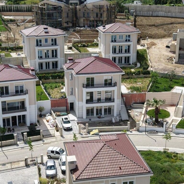 🏡✨ Vilë 3-Katëshe për Shitje – Collina Verde ✨🏡