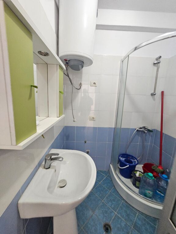 SHITET APARTAMENT PRANË “RROTËS SË KUQE”, PLAZH – DURRËS