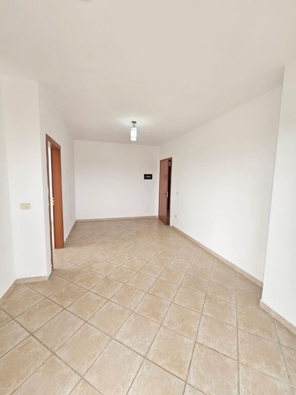 SHITET APARTAMENT PRANË “RROTËS SË KUQE”, PLAZH – DURRËS