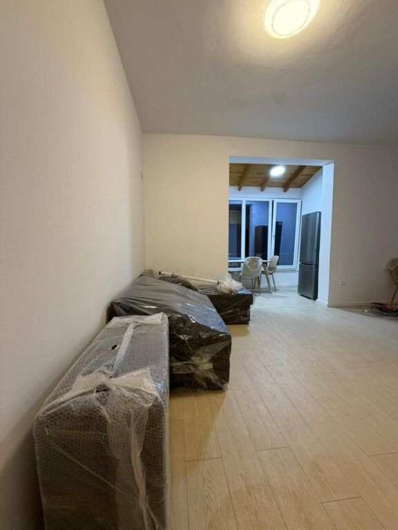 📣 RENT Apartment 1+1 With Yard 📍 Kodra e Dielllit, Near Eleonora ✨   🏢 New Building  🪜 1st Floor (Residential)  🛋️ Furnished  👉 Condition  🔸 Family Clients  🔸 NO Pets  🔸 Notarial Contract   💶 Price 50,000 Leke (Gross)